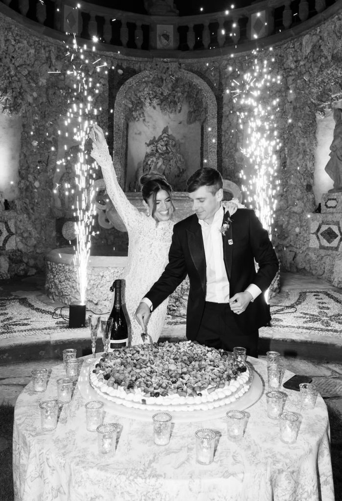 cake cutting destination wedding